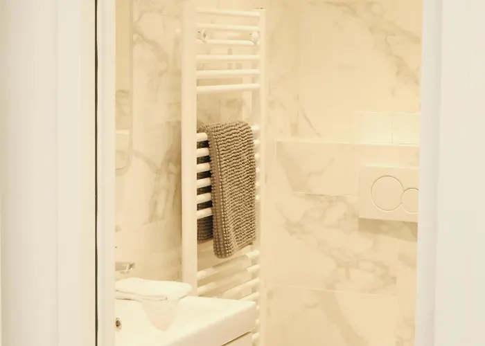 Apartament - Balcon, Vue & A Pied